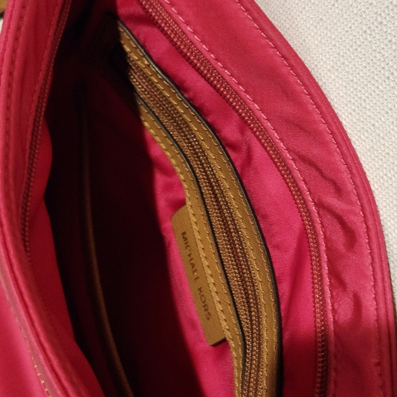 🎉Michael Kors Canvas Crossbody